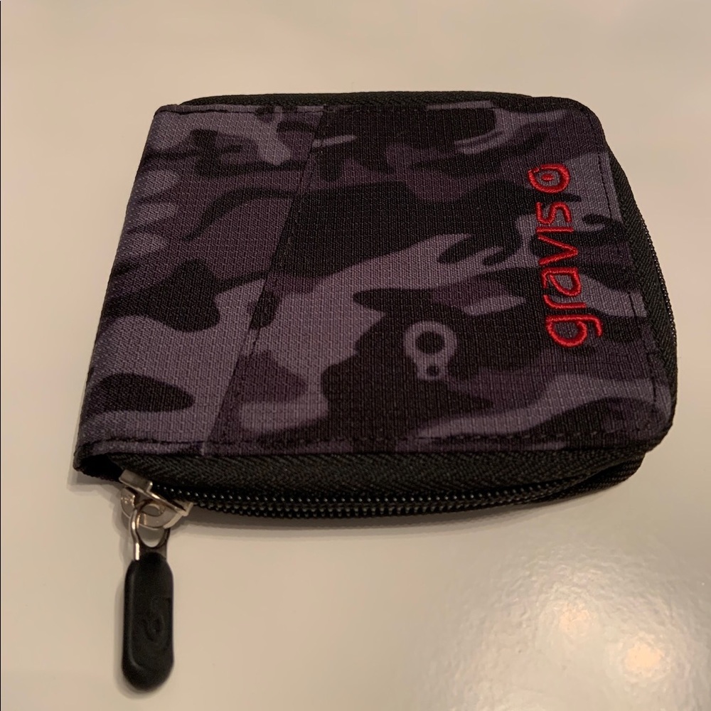 Gravis zip wallet camo print PriceDrop giftit
